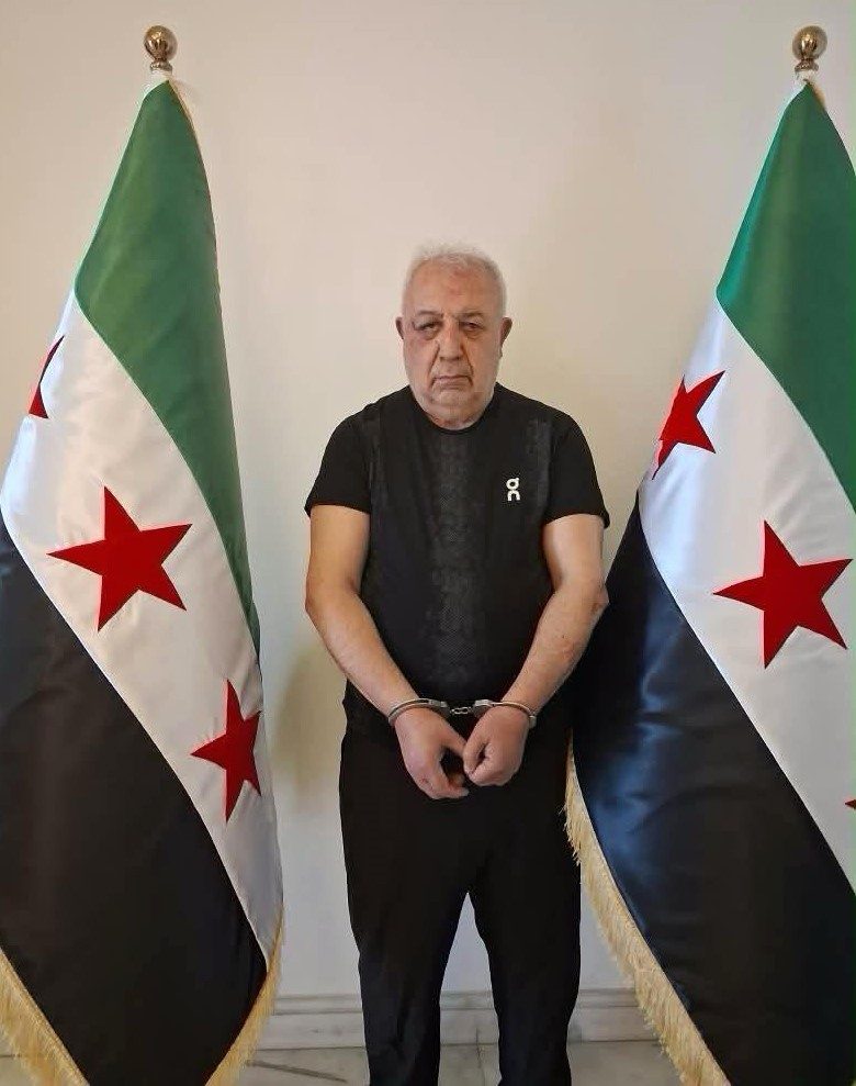 Milli İstihbarat Teşkilatı ve Suriye Genel İstihbarat Servisi’nin koordineli düzenlediği operasyon sonucunda "kırmızı kategori"de aranan Mihraç Ural da Suriye’de sınırda yakalandı.