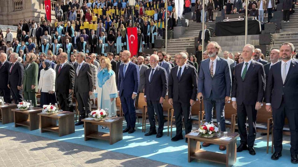 Bakan Tekin: "Okullarımızın kapısında, bahçesinde ve koridorunda gereken her tedbiri almayı sürdüreceğiz"