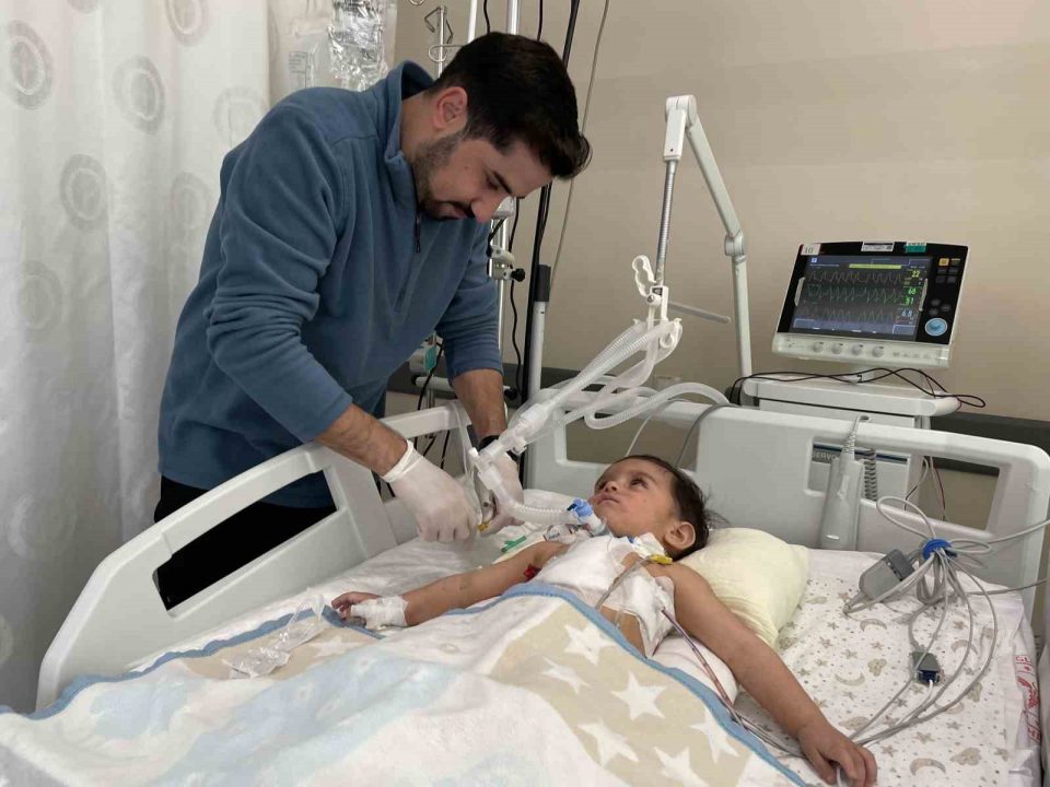 Konya’da 1 yaşındaki bebeğin akciğerinden ceviz çıktı