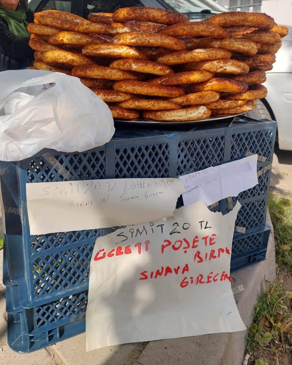 Simit tezgahına not bırakıp KPSS’ye girdi