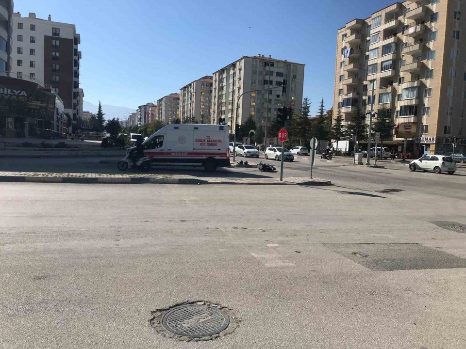 Konya’da SUV tipi araç ile motosiklet çarpıştı: 2 yaralı