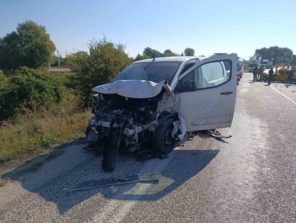 Konya’da feci kaza: 3 ölü, 1 yaralı
