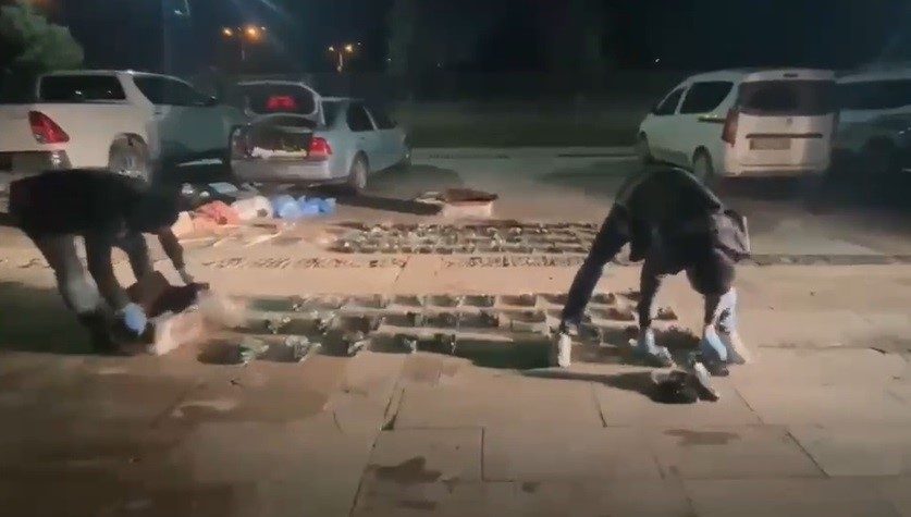 Özenle paketlenmiş kutulardan cephanelik çıktı