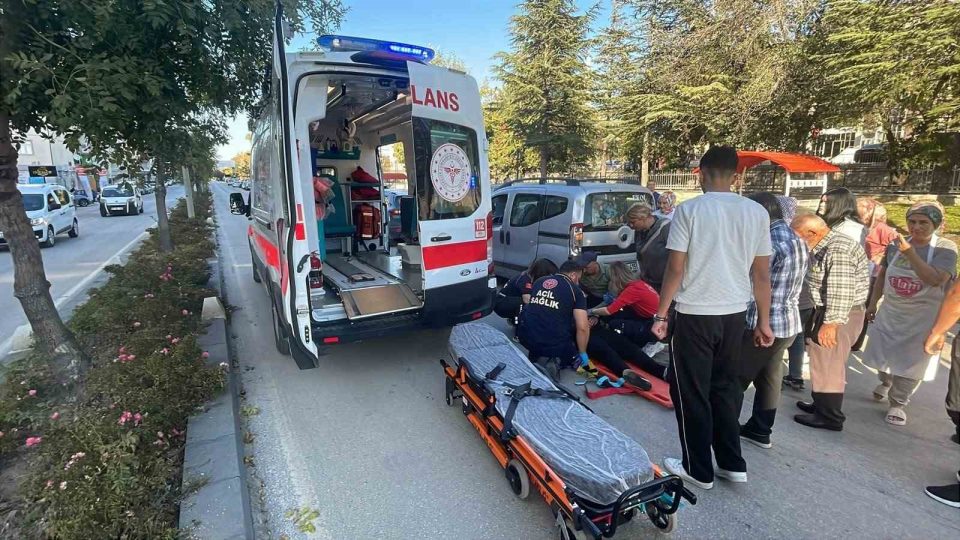 Karaman’da elektrikli bisiklet hafif ticari araca arkadan çarptı: 1 yaralı
