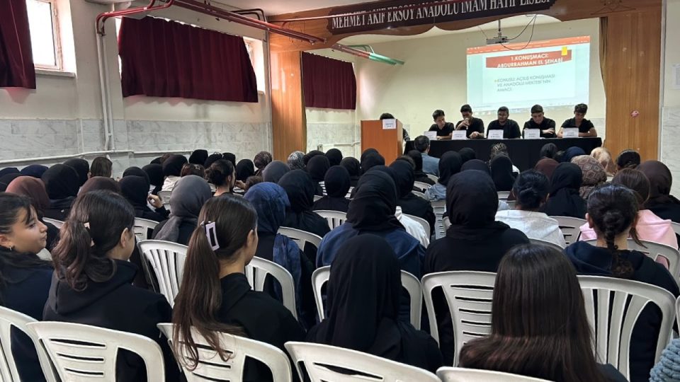 Anadolu Mektebi Yazar Okumaları Programı Yeni Eğitim Öğretim Yılında da Sürüyor