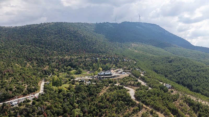 Beyşehir Yakamanastır Tabiat Parkı Kır Evleri ve Rekreasyon Alanlarının açılışı düzenlenen törenle gerçekleştirildi.