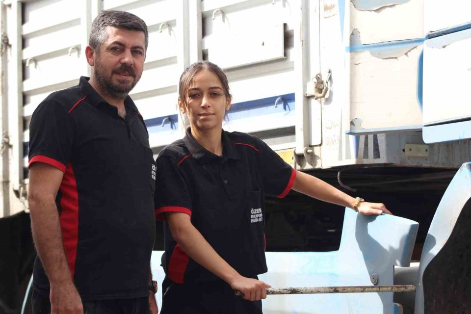 Babasını izleyerek büyüyen kız, kaportacılığı meslek edindi