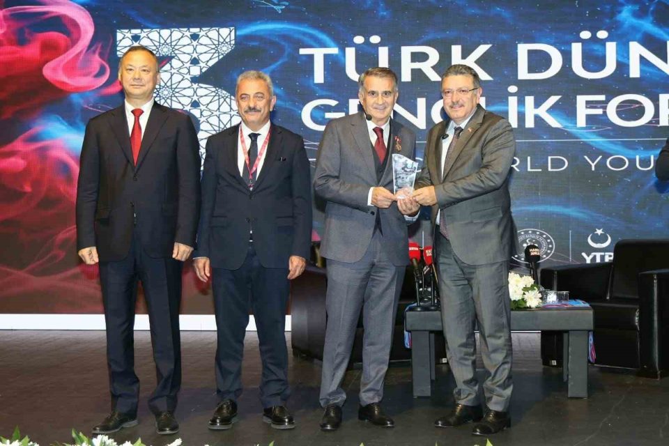 Şenol Güneş: "Milli takımın antrenörünü kendimiz yetiştirmeliyiz"