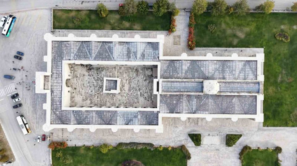 800 yıllık kervansaray yerli ve yabancı turistlerin ilgi odağı