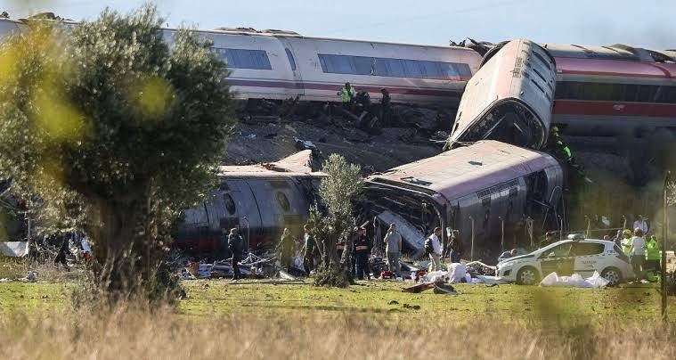 İspanya'daki Tren Faciasında Bilanço Ağırlaştı: Skandal İhmal Telsiz Kayıtlarıyla Belgelendi!