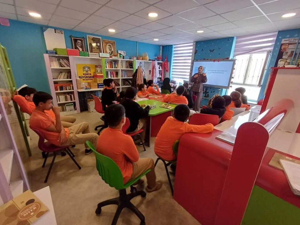 Yalıhüyük İmam Hatip Ortaokulunda “Ben Kimim? Kendimi Tanıyorum” Eğitimi Gerçekleştirildi