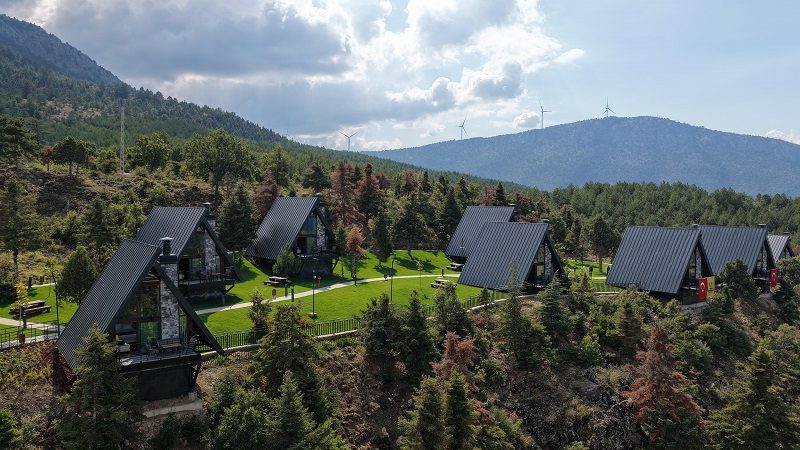 Beyşehir Yakamanastır Tabiat Parkı Kır Evleri ve Rekreasyon Alanlarının açılışı düzenlenen törenle gerçekleştirildi.