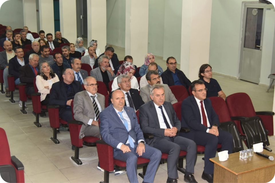 İL MİLLÎ EĞİTİM MÜDÜRÜMÜZ MURAT YİĞİT'İN KATILIMIYLA MESLEKİ EĞİTİM ORTAOKULLARDA PROJESİ DEĞERLENDİRME VE PLANLAMA TOPLANTISI GERÇEKLEŞTİRİLDİ