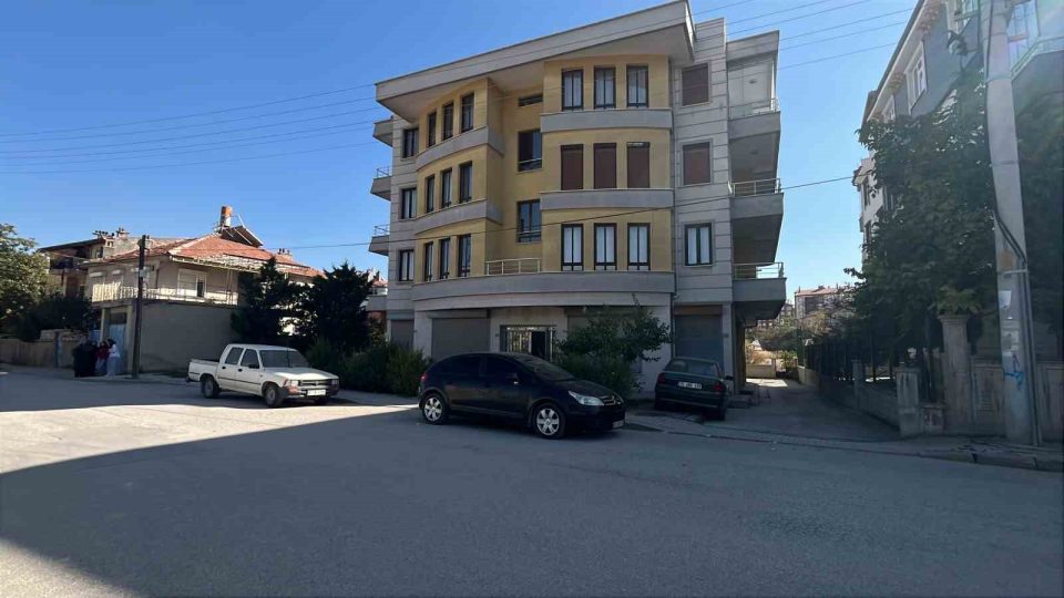 Konya’da kedi tüyü silkeleme tartışması kanlı bitti: 2 yaralı