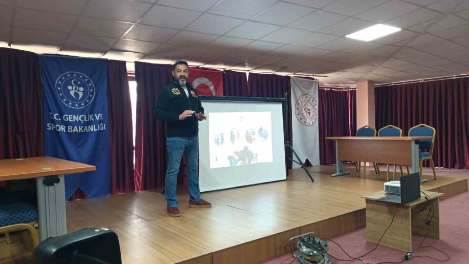 Hüyük’te zehir tacirlerine karşı bilinçli anne mesaisi